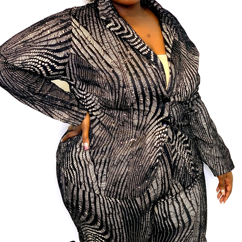 Demi Suit